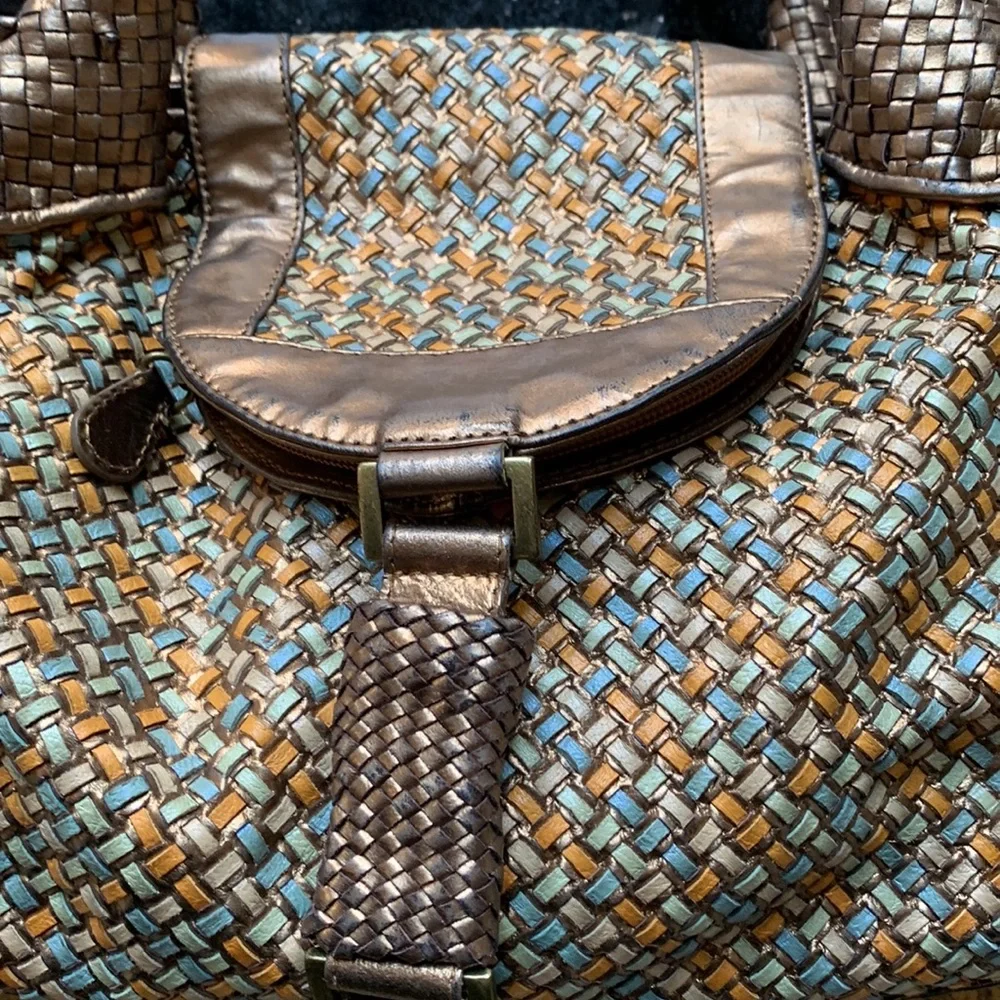 Sondra Robert’s woven leather w/ braided/textured accents/flap is a change purse - Picture 3 of 17